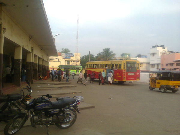 Kerala govt buses stopped at borders Kerala govt buses stopped at borders