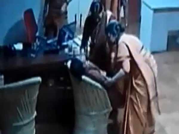 மருத்துவமனைக்கு ஷிப்ட்