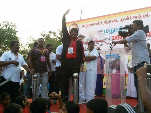 Vaiko and hundreds of students attend MDMK marathon against liquor menace Vaiko and hundreds of students attend MDMK marathon against liquor menace