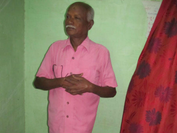 இசையோடு பாடிக் காண்பித்தார்