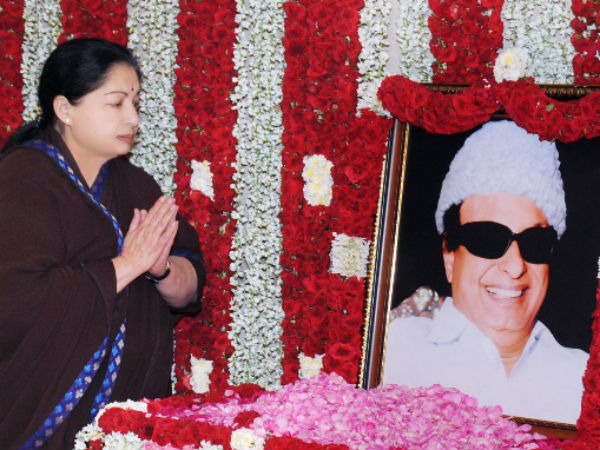 M.G.R's 98th birth anniversary: Jayalalitha pays homage in poes garden M.G.R's 98th birth anniversary: Jayalalitha pays homage in poes garden