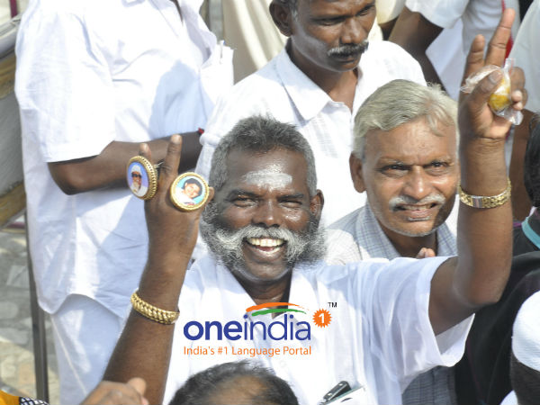 குட்டுப்பட்டாலும் மோதிரக்கையால..
