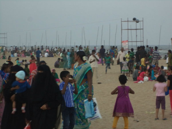 Lakhs throng Vandalur zoo on Kaanum pongal Lakhs throng Vandalur zoo on Kaanum pongal