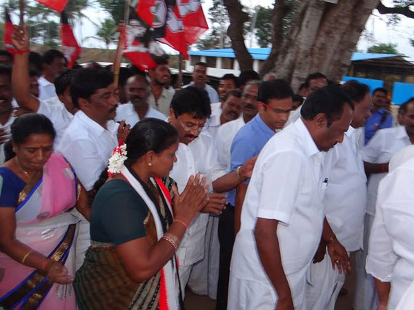 Ministers on campaign in Srirangam Ministers on campaign in Srirangam