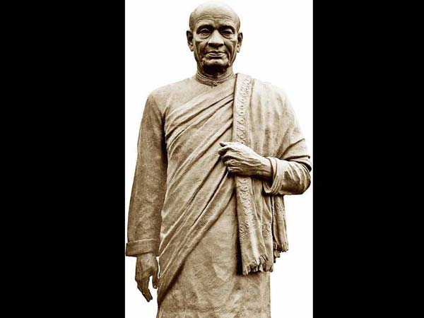 படேலுக்கு ஏன் சிலை