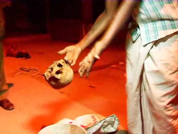 Human skulls and bones on sales in Villupuram Human skulls and bones on sales in Villupuram