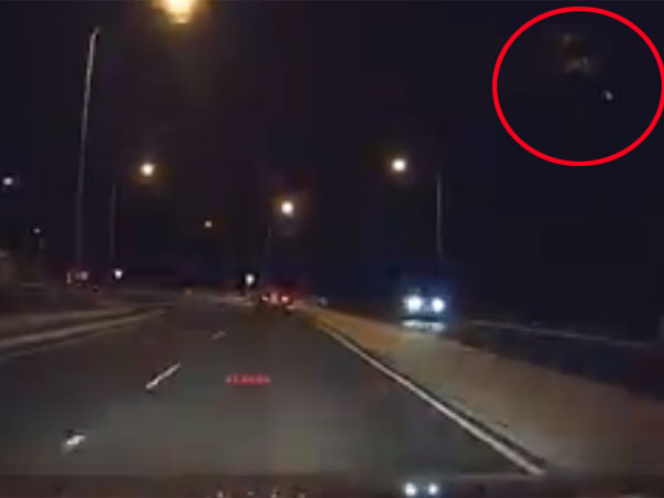 Watch: Fireball meteor lights up the skies above New Zealand Watch: Fireball meteor lights up the skies above New Zealand