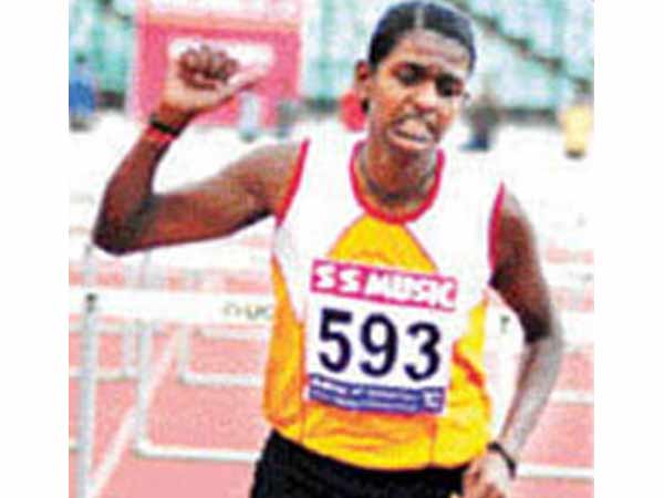 Tamil Nadu athlete Gayathri won gold in National games Tamil Nadu athlete Gayathri won gold in National games