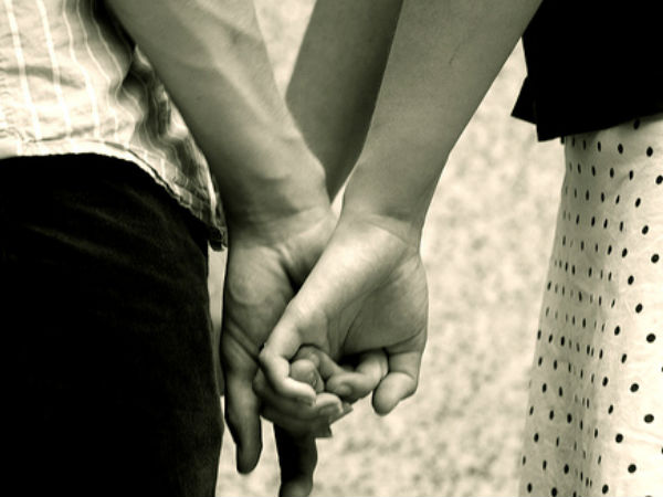 Police warns lovers for vilolation Police warns lovers for vilolation