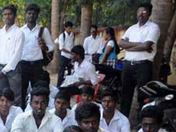 Mettupalayam forest college students protest continues… Mettupalayam forest college students protest continues…