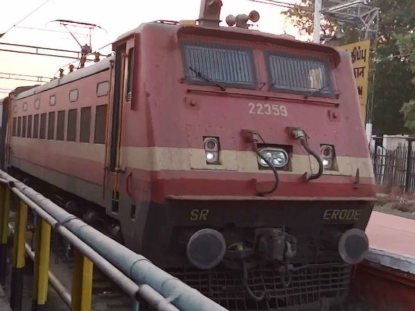 S3 coach missed in Yercaud express: Passengers suffer S3 coach missed in Yercaud express: Passengers suffer
