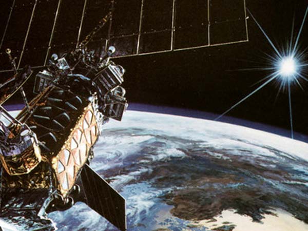 US military satellite explodes in space US military satellite explodes in space