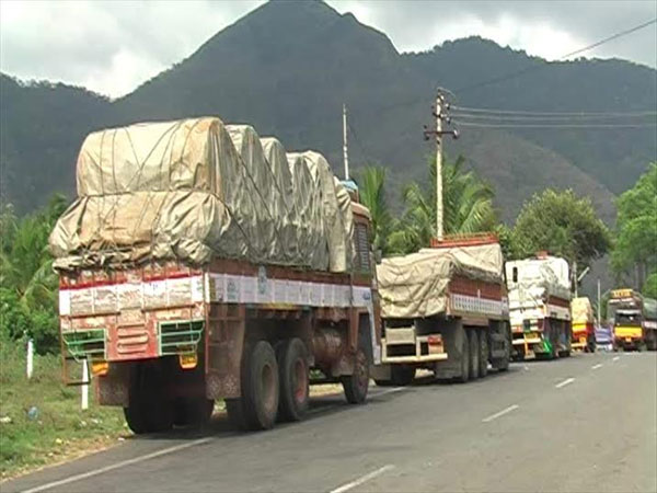 Strike in Kerala: Stray cases of stone throwing reported Strike in Kerala: Stray cases of stone throwing reported
