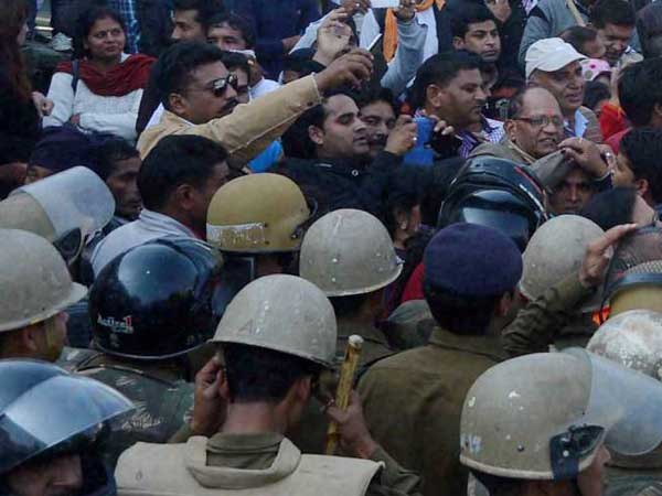 உத்தரகாண்ட்: தனி மாநிலப் போராட்டக்காரர்களுக்கான இட ஒதுக்கீட்டு மசோதா வாபஸ்!