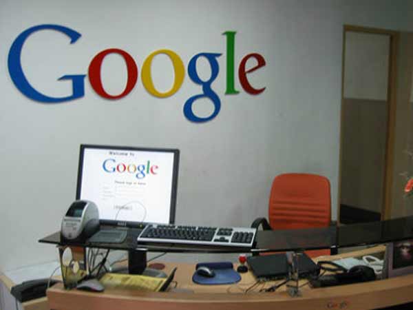 Google unveils 'computer-on-a-stick' Google unveils 'computer-on-a-stick'