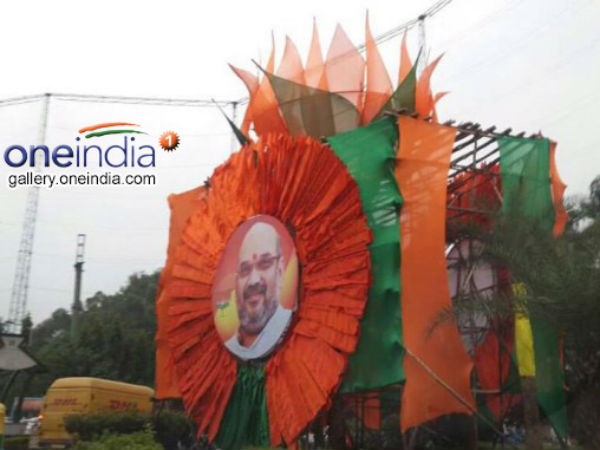 Advani, photo removed from BJP executive meeting hall? Advani, photo removed from BJP executive meeting hall?