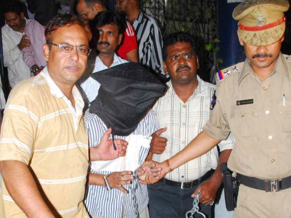 Suspected Terrorists Shot Dead While Handcuffed, Telangana Police Face Questions Suspected Terrorists Shot Dead While Handcuffed, Telangana Police Face Questions