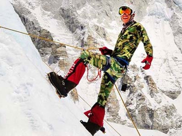 'Google Adventurer' Dies on Mt. Everest 'Google Adventurer' Dies on Mt. Everest