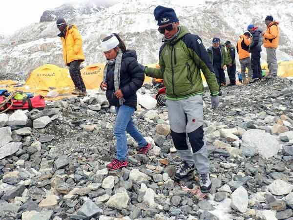 Nepal in urgent need of medecine, food and water Nepal in urgent need of medecine, food and water
