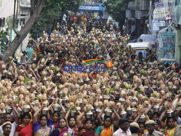 Devotees throng temples in TN on the eve of Chitra Pournami Devotees throng temples in TN on the eve of Chitra Pournami