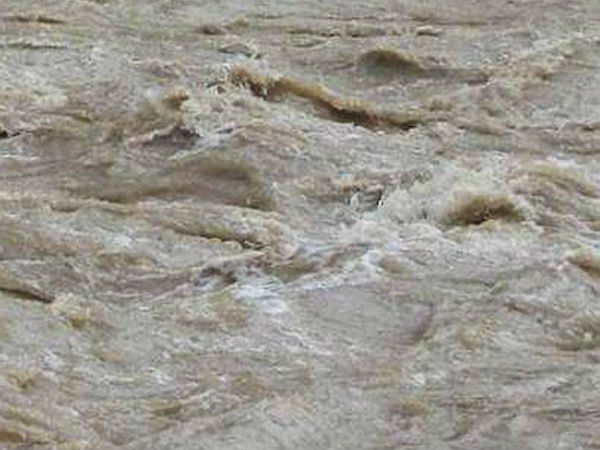 Villagers rescued farmers from flood Villagers rescued farmers from flood