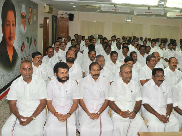 ADMK MLAs welcome Jaya's selection with claps ADMK MLAs welcome Jaya's selection with claps