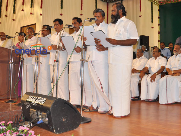 Jayalalithaa to take oath with 28 Ministers Jayalalithaa to take oath with 28 Ministers