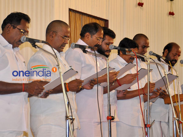 Jayalalithaa to take oath with 28 Ministers Jayalalithaa to take oath with 28 Ministers