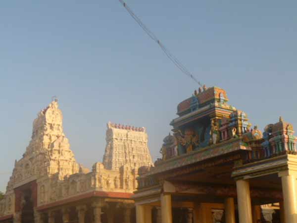 வடபழனியில் வழிபாடு