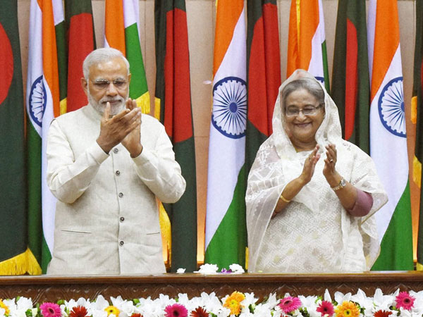 B'desh confers Award of Liberation War Honour on Vajpayee B'desh confers Award of Liberation War Honour on Vajpayee