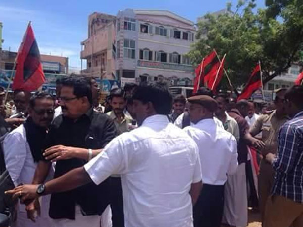 MDMK stage protest in Nagai MDMK stage protest in Nagai