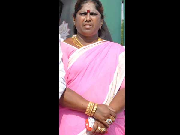 எவ்ளோ பெரிய டாலர்