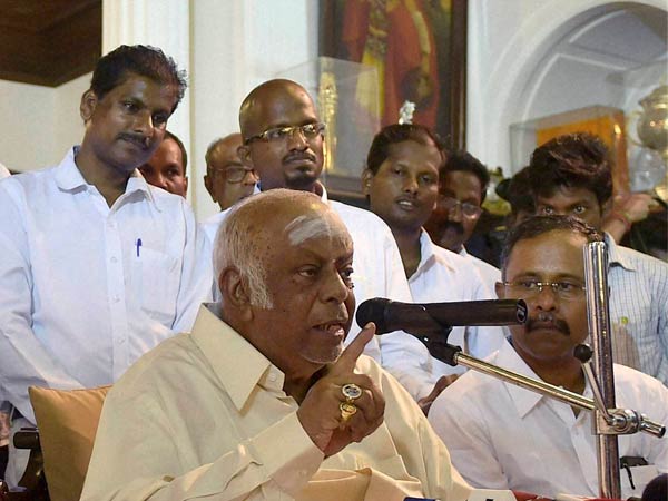 தானாடாவிட்டாலும் தசை ஆடியது