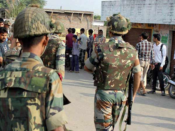 Additional para military persons arrives to R.K.nagar Additional para military persons arrives to R.K.nagar