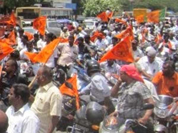 Hindu munnani oppose to distruct the manmadhan temple in Tiruvarur Hindu munnani oppose to distruct the manmadhan temple in Tiruvarur