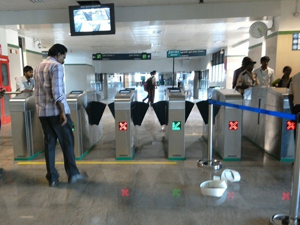Hindi imposed in Chennai metro Hindi imposed in Chennai metro