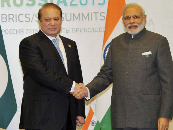 PM Modi, Pakistani's Nawaz Sharif meet in Ufa PM Modi, Pakistani's Nawaz Sharif meet in Ufa