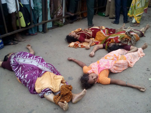 29 dead, several injured in stampede at Godavari Pushkaram festival in Andhra 29 dead, several injured in stampede at Godavari Pushkaram festival in Andhra