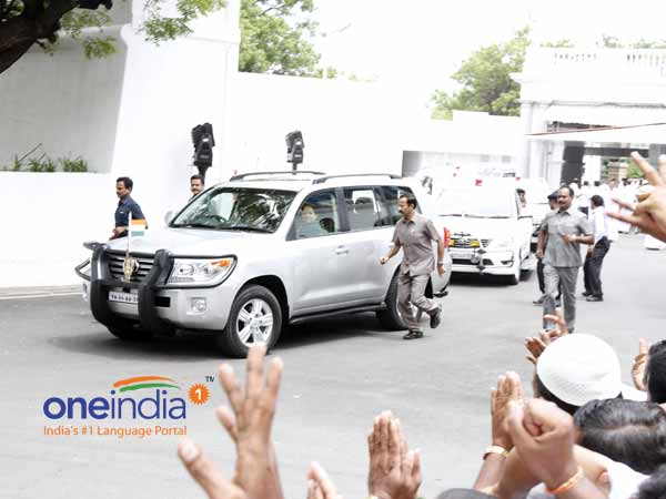 வெளியே வந்தாலே திருவிழாதான்