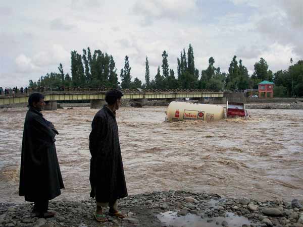 Rains, landslides kill 9 in Pakistan-occupied Kashmir Rains, landslides kill 9 in Pakistan-occupied Kashmir