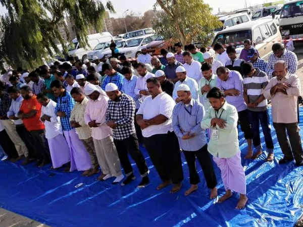 3,000 tamils attend Ramzan spl. prayer in Kuwait 3,000 tamils attend Ramzan spl. prayer in Kuwait