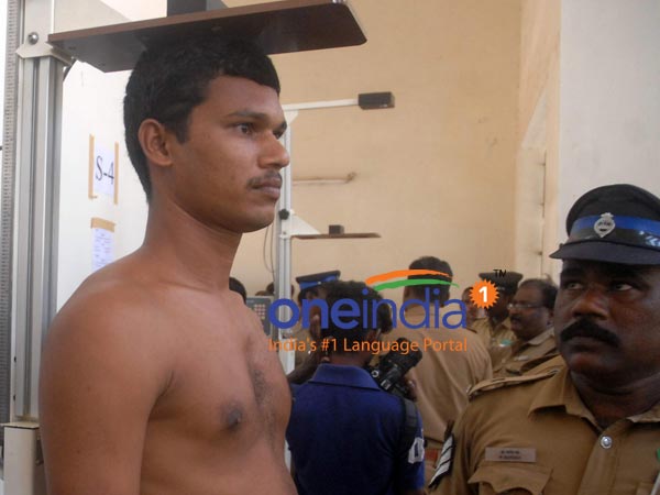 அதிகாரிகள் கண்காணிப்பு