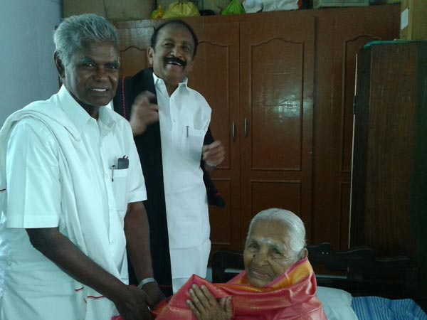 டாஸ்மாக்கடைகளை மூடுங்கள்