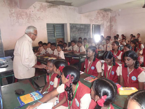 Karaikudi school conducts contest for students on clean India Karaikudi school conducts contest for students on clean India
