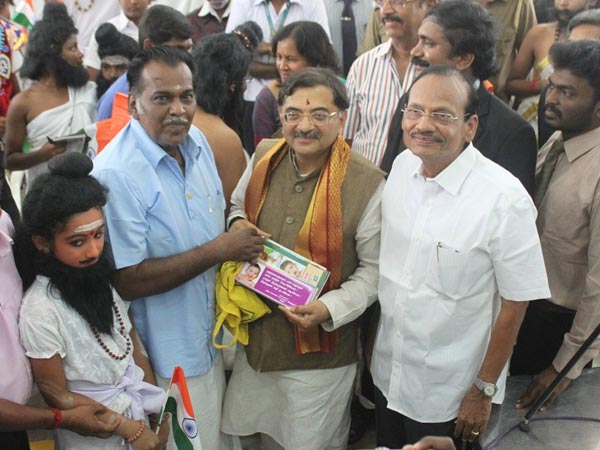 திருக்குறள் வாசித்து சாதனை