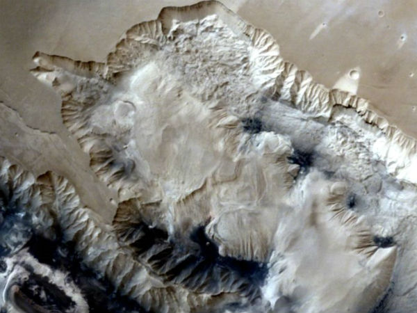 Isro's Mangalyaan Sends Back Stunning 3D Images of Mars Isro's Mangalyaan Sends Back Stunning 3D Images of Mars