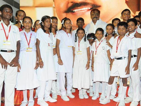 செய்தியாளர்களுக்கு இழப்பீடு