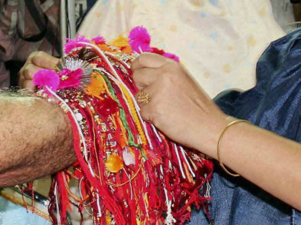 Modi Rakhis selling like hotcakes in Patna Modi Rakhis selling like hotcakes in Patna