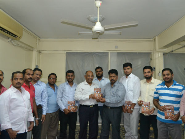 'Desam Marantha Aalumaigal' book released in Dubai 'Desam Marantha Aalumaigal' book released in Dubai