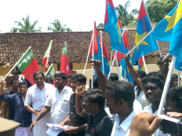 பாரத் பந்த் எதிரொலி தமிழக- கேரளா எல்லையில் வாகனங்கள் நிறுத்தம்- மறியல் போராட்டம்!